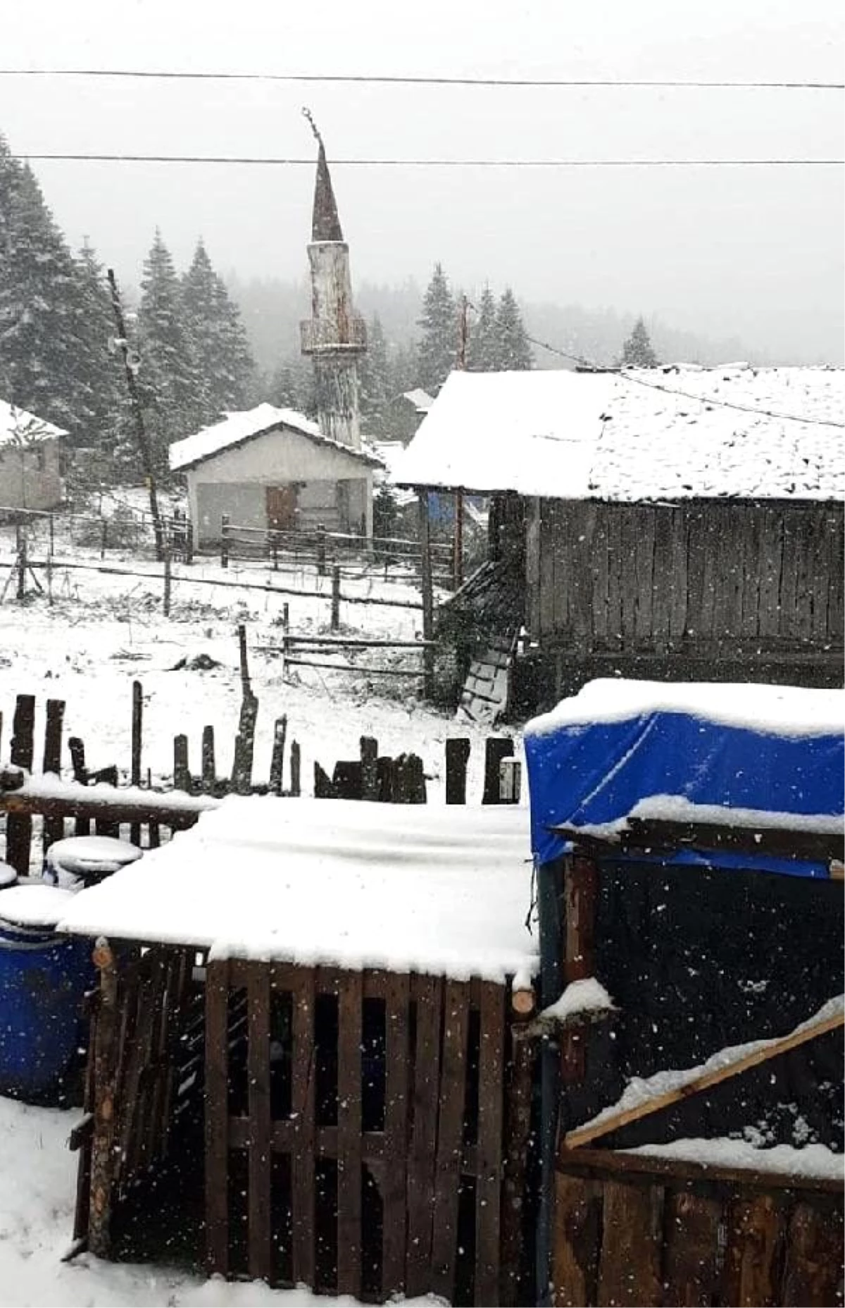 Bolu\'da yaylaya kar yağdı (2)