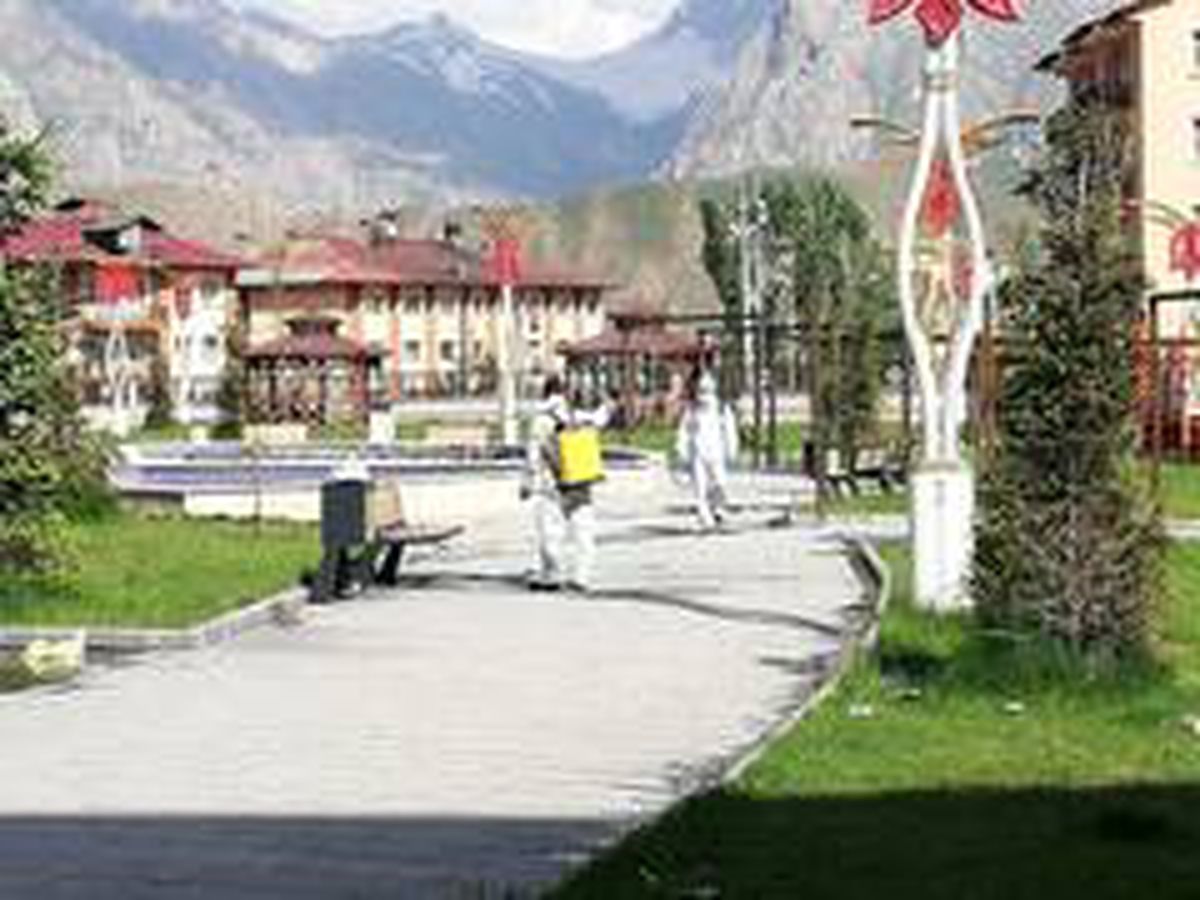 Hakkari\'de çocuk parkları dezenfekte edildi