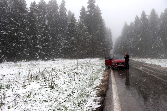 İstanbul'un yanı başındaki Bolu ve Düzce'ye Mayıs ayında kar yağdı