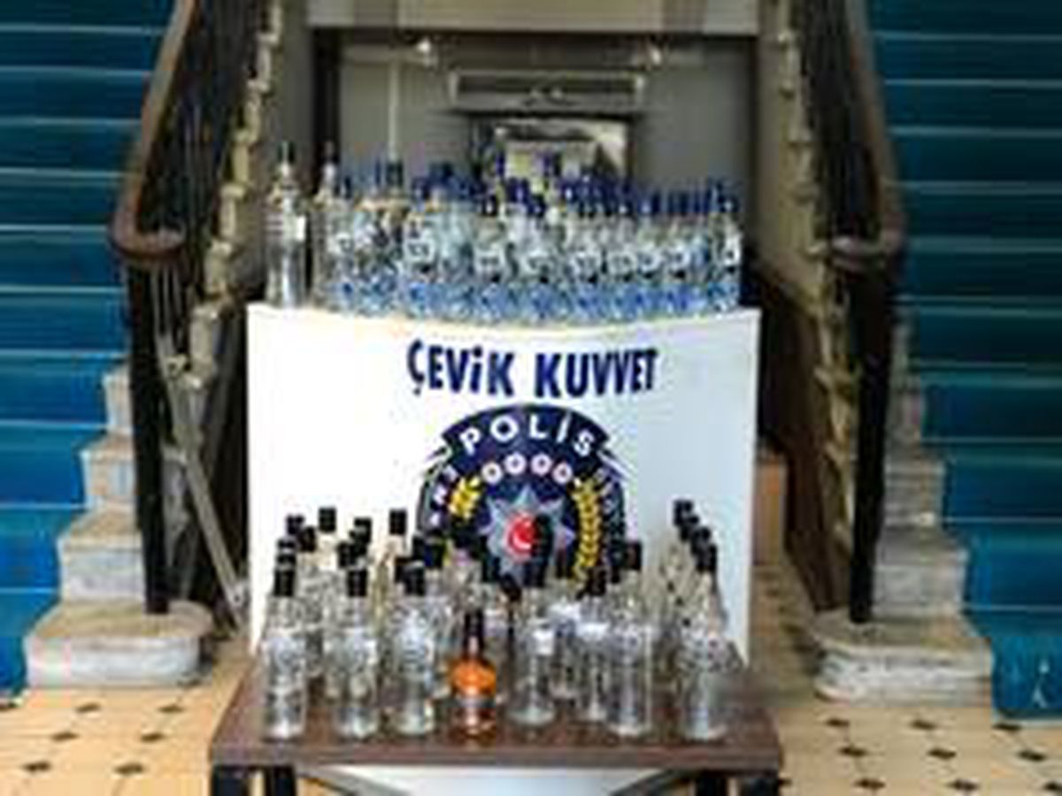 İzmir\'de sahte içki operasyonu: 1 gözaltı