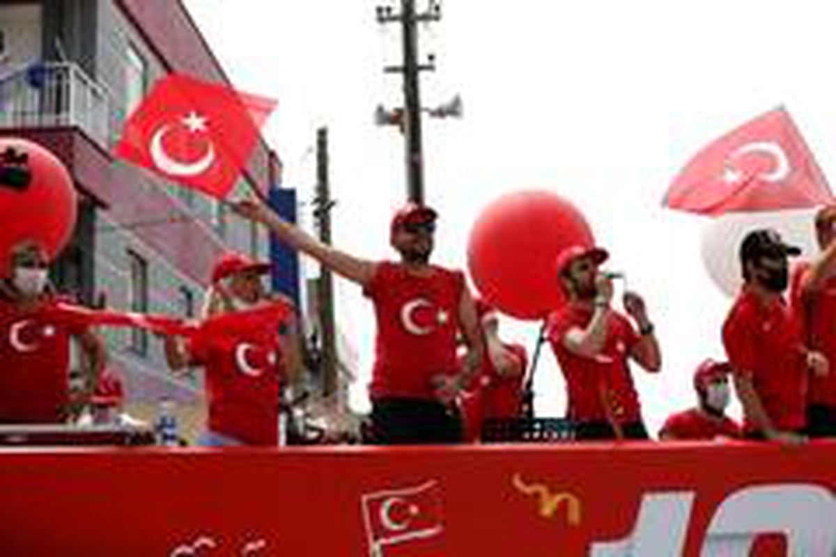 Kepez\'de, bayram sevinci balkonlarda yaşanacak