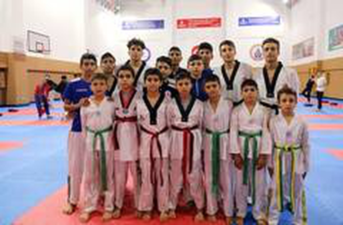 Küskü Ailesi 20 sporcusuyla evlerinin bodrumunda çalışıyor