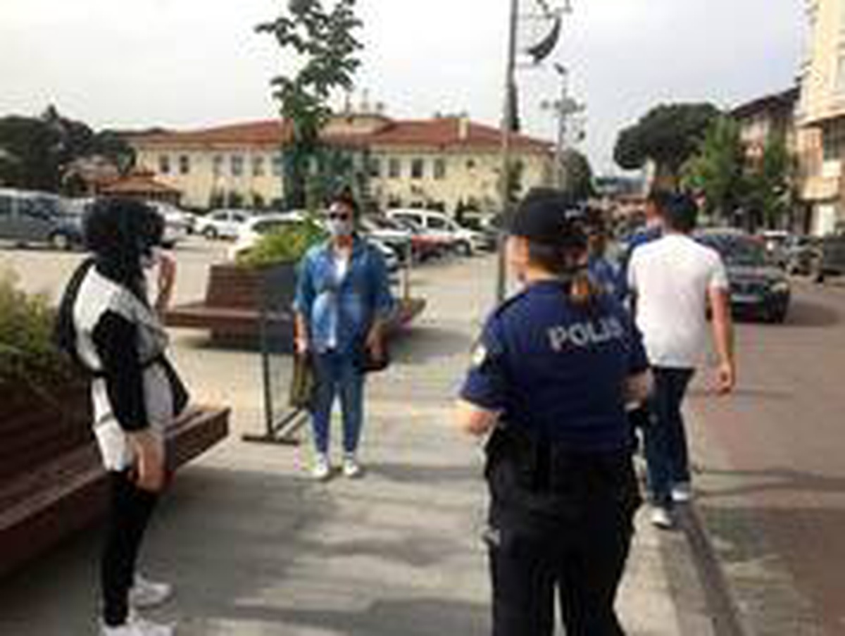 Manisa\'da maske takmayan 244 kişiye ceza
