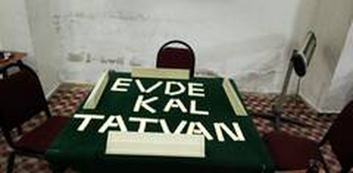Tatvan\'da okey salonuna operasyon: 12 kişiye 37 bin 800 TL ceza
