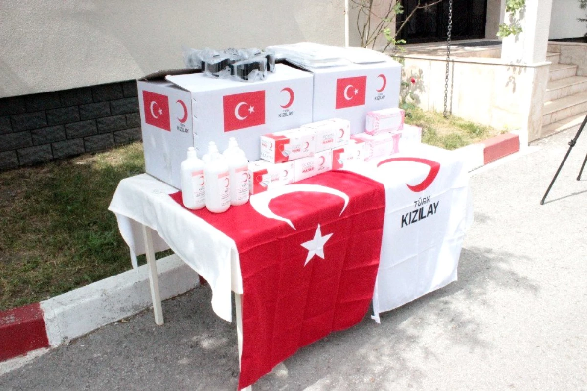 Türk Kızılay\'dan Dağıstan\'a 1 tır yardım malzemesi