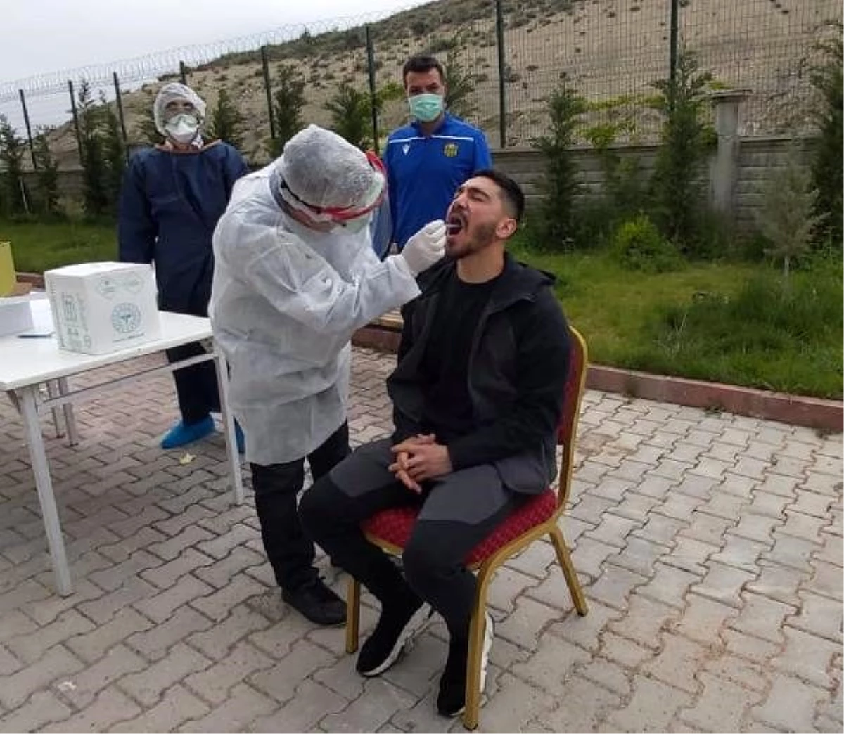 Yeni Malatyaspor\'da 1 futbolcu ile 1 çalışanda koronavirüs testleri pozitif
