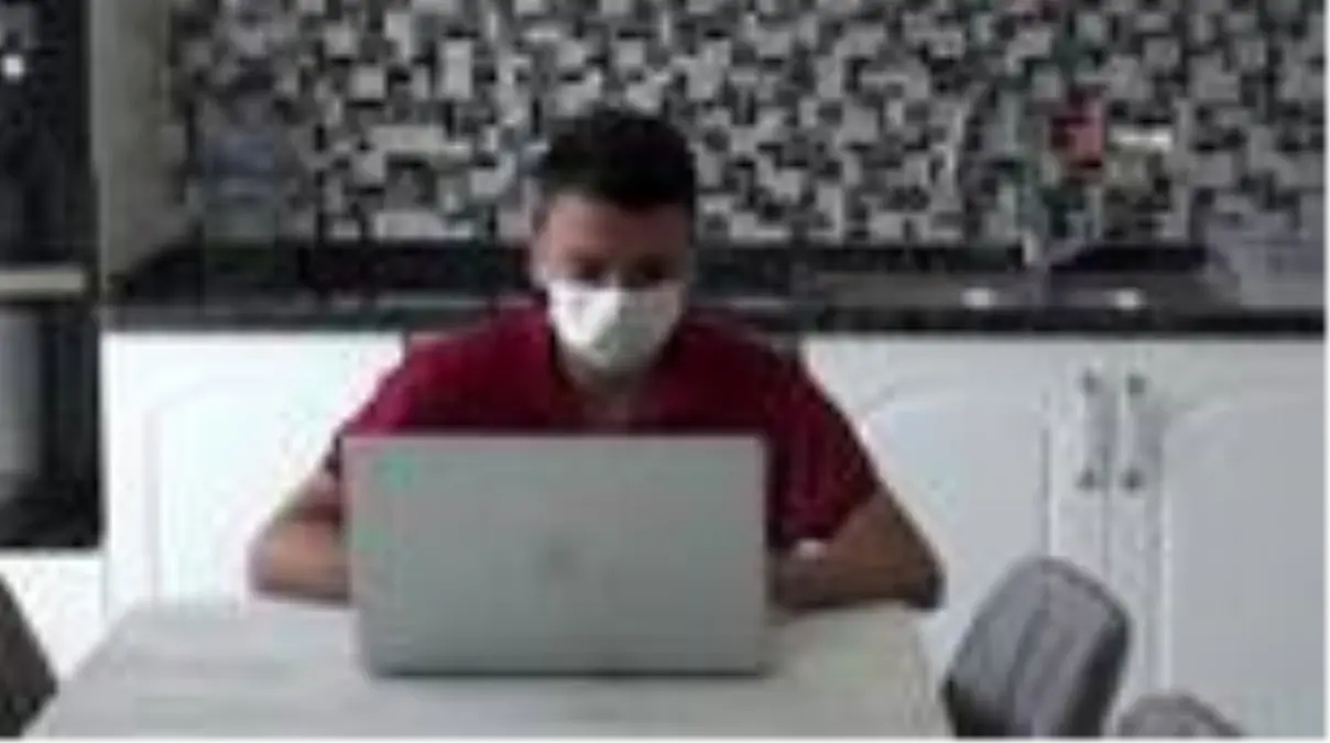 Annesi tarafından sokağa atılan çocuk: "Ağlayarak karakola sığındım"