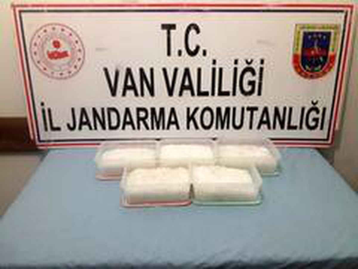 Başkale\'de 6 kilo metamfetamin ele geçirildi