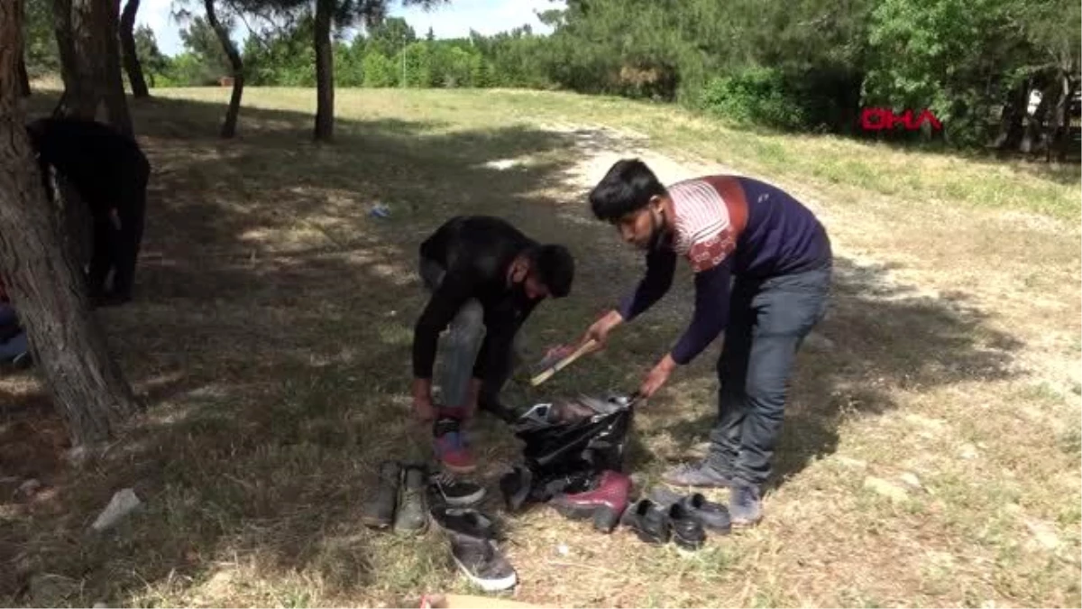 EDİRNE Yunan askerinin şiddet uygulayıp eşyalarını aldığı göçmenlere esnaf yardım etti