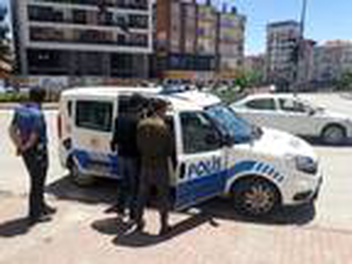 Niğde\'de otomobille gezmeye çıkan 2 kişiye para cezası kesildi