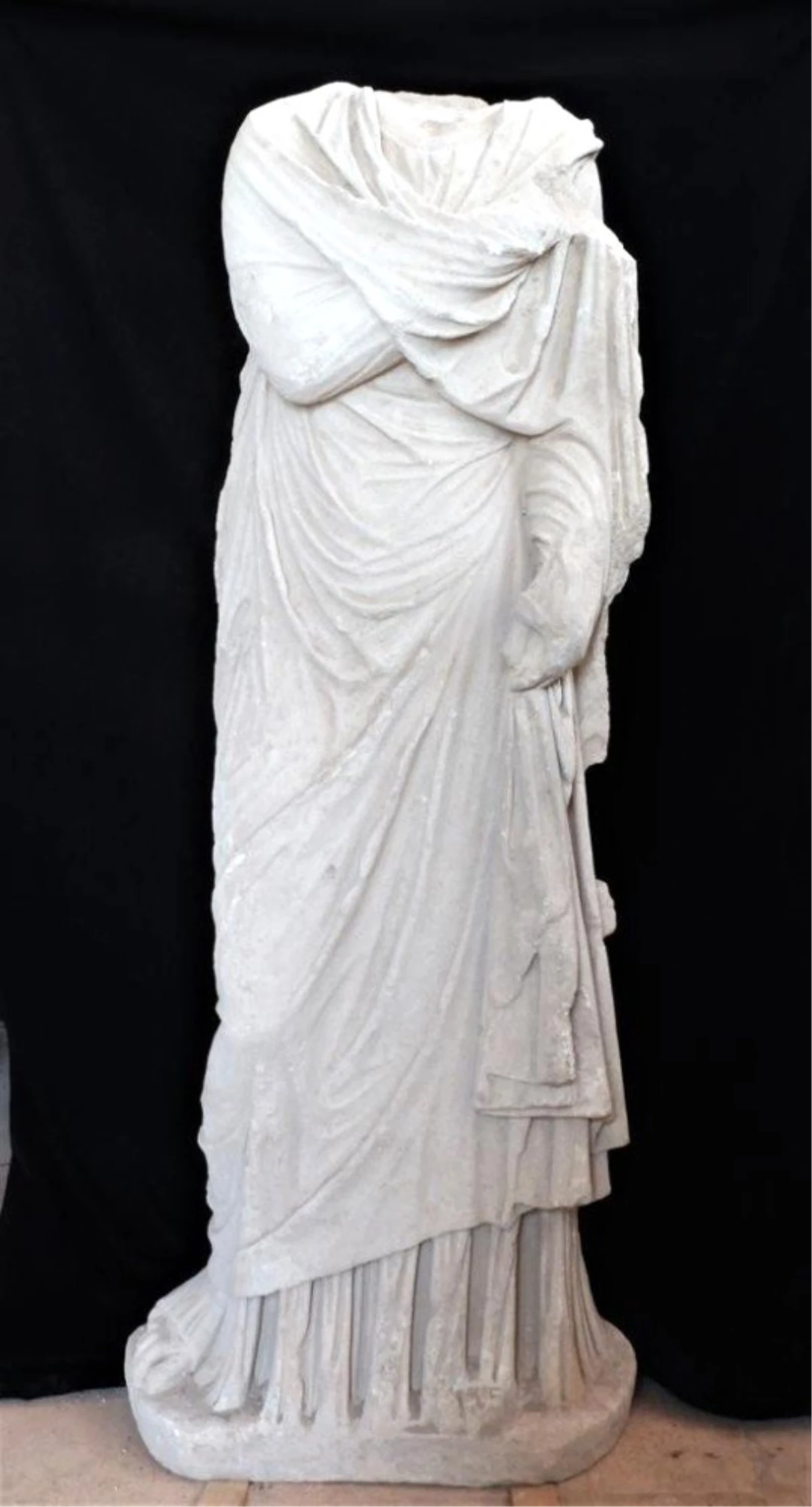 Patara\'da Roma dönemine ait kadın heykeli bulundu