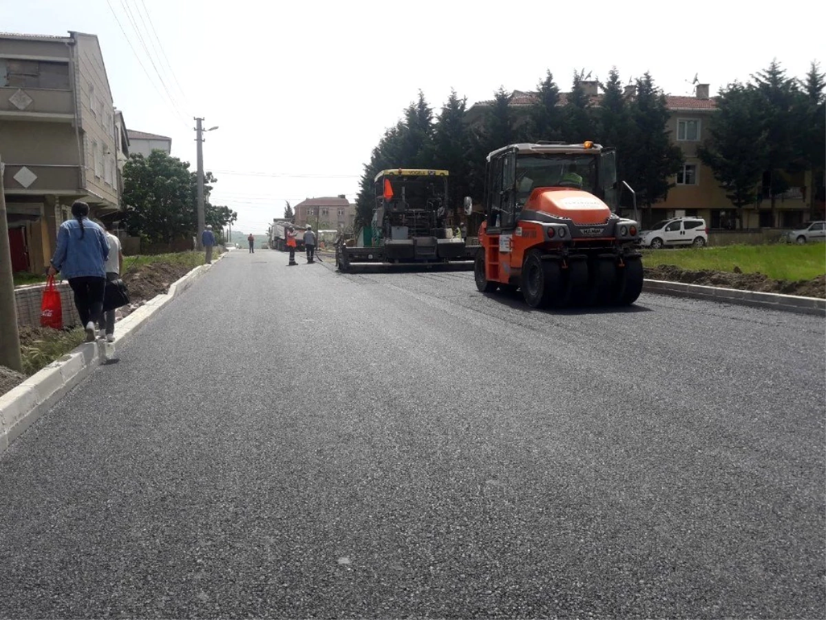 Sağlık Mahallesi\'nde asfalt çalışmaları devam ediyor