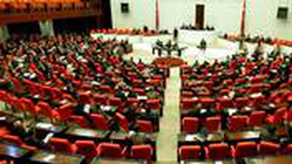Siyasi partiler video konferansla bayramlaşacak! MHP 4, AK Parti ise 3 parti ile görüşmeyecek