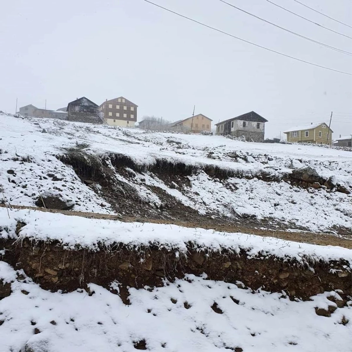 Trabzon\'un yaylalarında mayıs ayında kar sürprizi