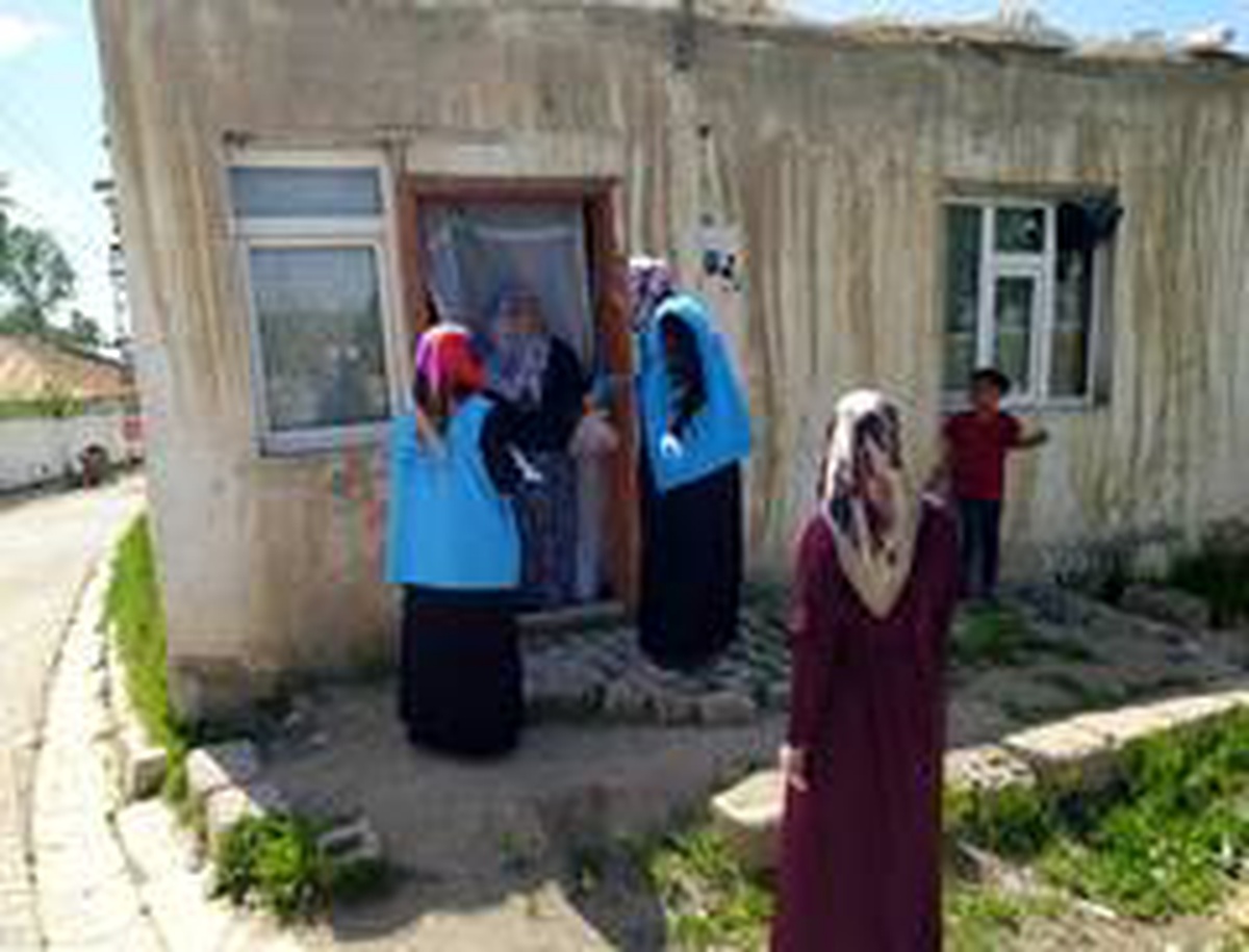 Türkiye Diyanet Vakfı, Van\'daki 525 yardıma muhtaç aileye adak ve kurban eti yardımı gerçekleştirdi