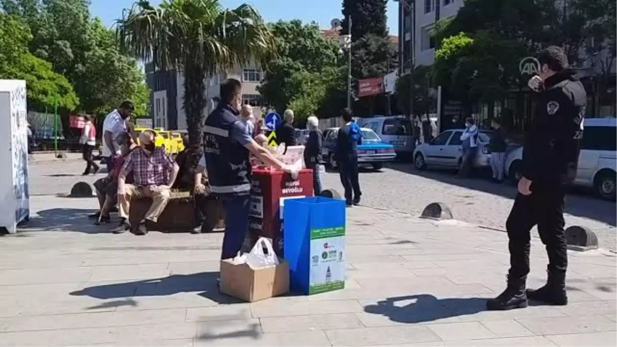 65 yaş ve üstü vatandaşlar bayramda güneşli havanın tadını çıkardı - Beyoğlu-Güngören