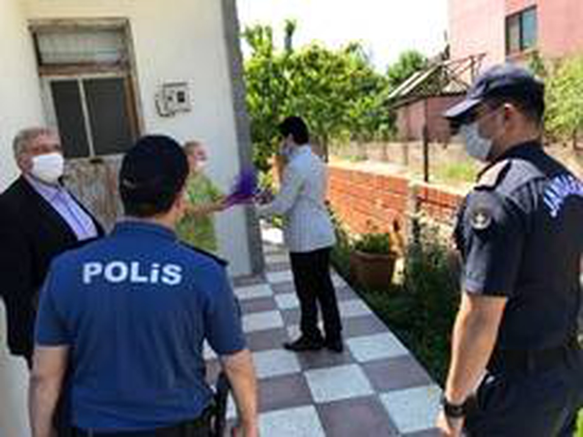 Bayramın ilk günü cadde ve sokaklar 65 yaş üstü vatandaşlara kaldı