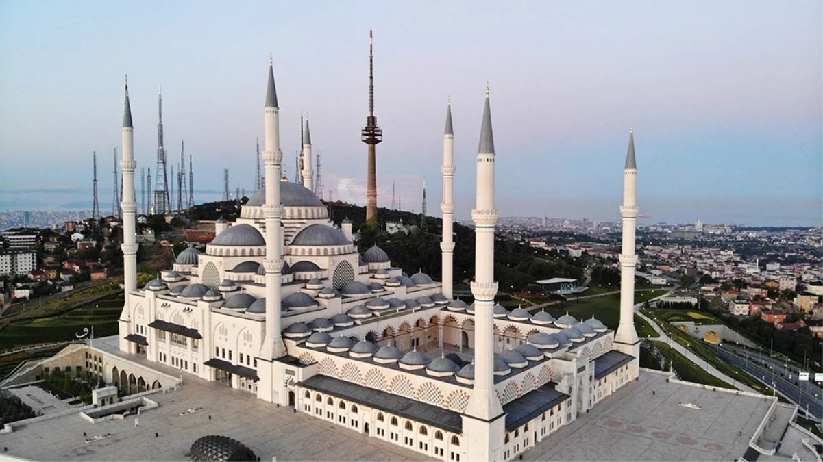 Çamlıca Camii bu sene Ramazan Bayramı\'nda boş kaldı
