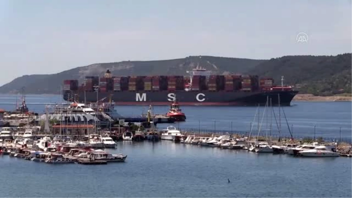 Dev konteyner gemisi "MSC Hamburg" Çanakkale Boğazı\'ndan geçti
