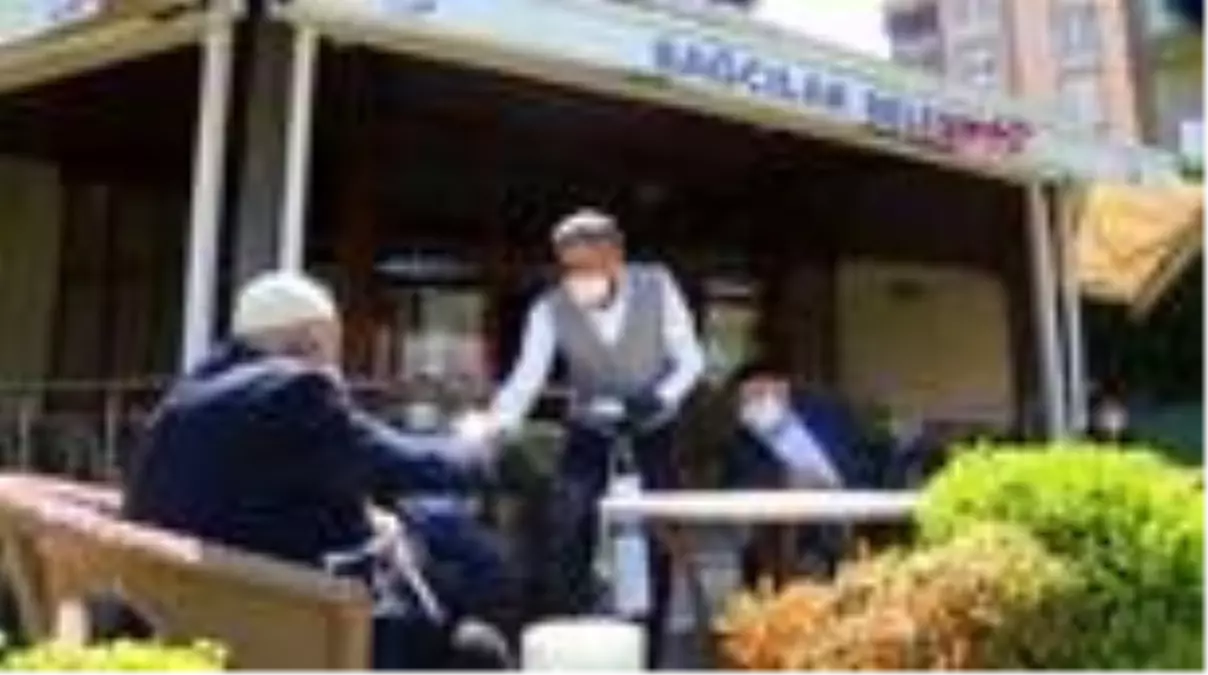 İSTANBUL Bağcılar\'da ileri yaştakiler için bayrama özel program