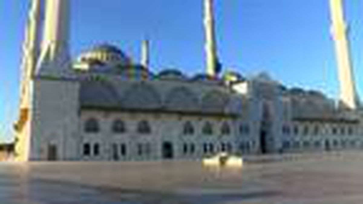 İstanbul\'da Bayram Sabahı camiiler boş kaldı