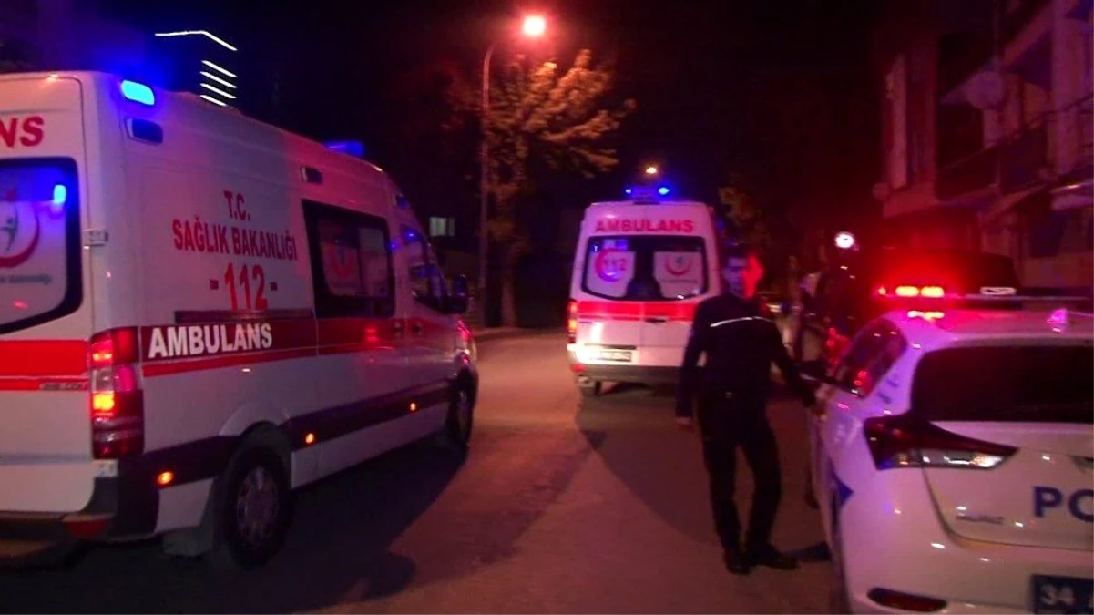 Kadıköy\'de "kız meselesi" kanlı bitti: 4 yaralı