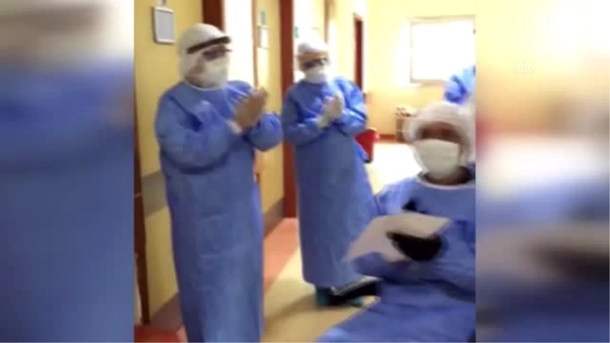 Kırşehir\'de Kovid-19 tedavisi tamamlanan hasta alkışlarla taburcu edildi