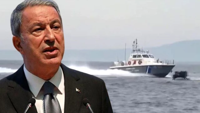 Yunanistan, Türk teknesine saldırdı! Bakan Akar'dan çok sert mesaj: Sabrımıza rağmen tacizlerin izahı mümkün değil