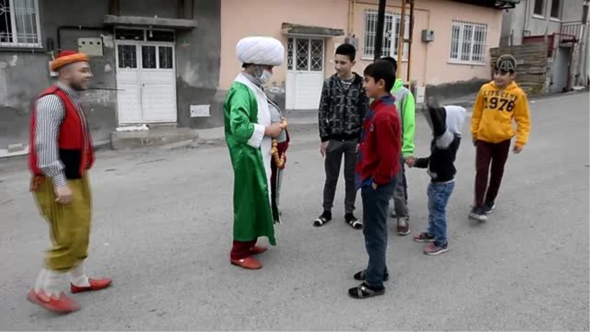 Türk Kızılay, bayramda çocukları "Nasreddin Hoca" ve "Keloğlan" ile sevindirdi