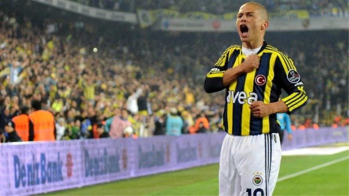Alex, Fenerbahçe\'de göreve başlayan vatandaşı Mehmet Aurelio\'ya sosyal medyadan başarılar diledi