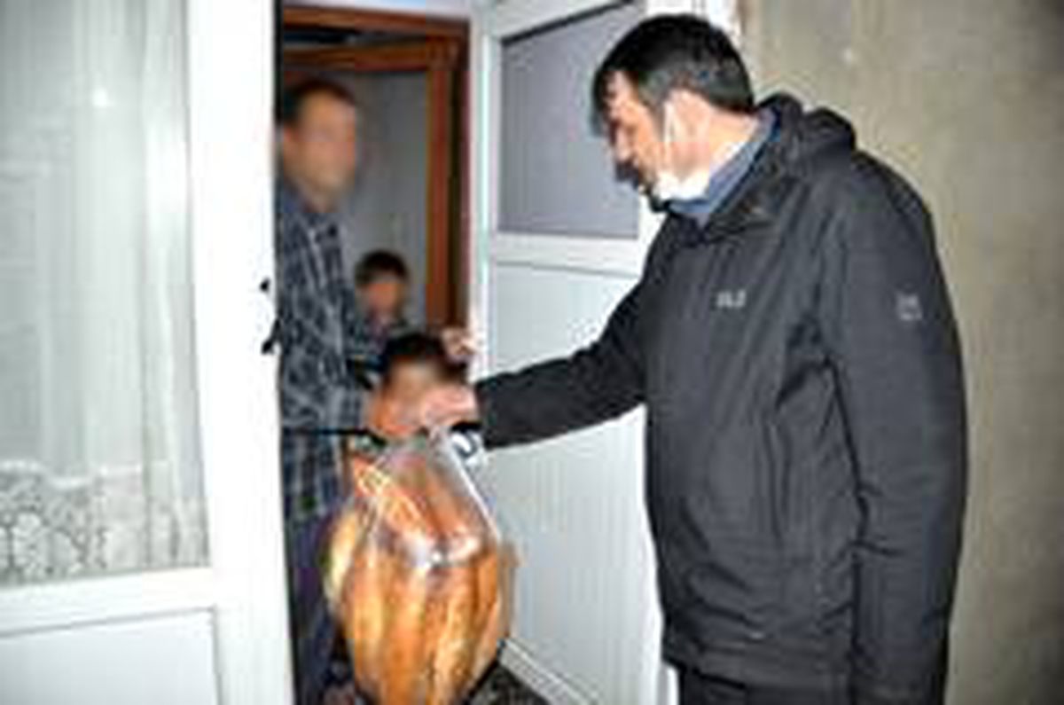 Başkan Çoğaç\'tan ihtiyaç sahiplerine ekmek