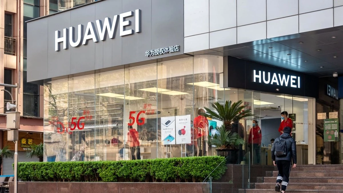İngiltere Huawei\'nin 5G Anlaşmalarını İptal Ediyor