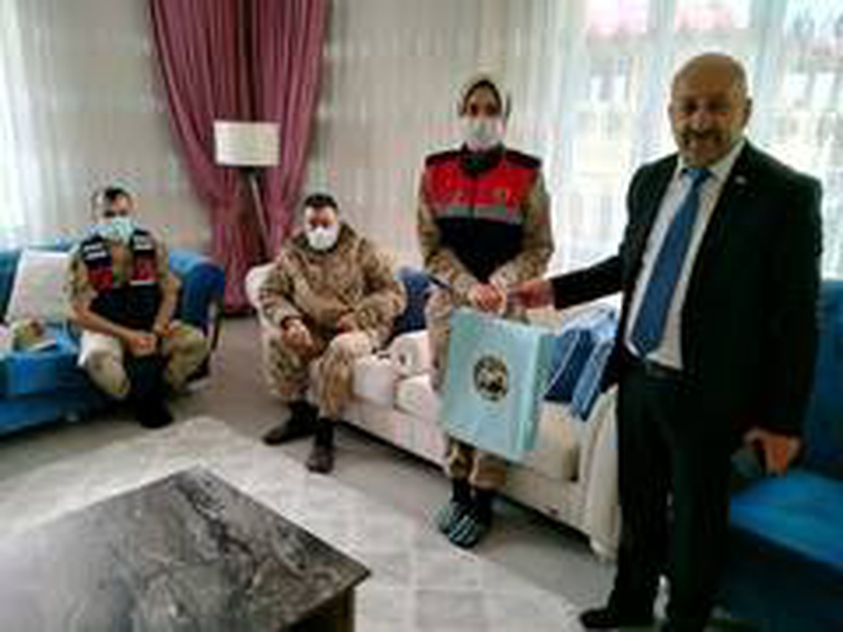 Şehit aileleri ve gazilere bayram ziyareti