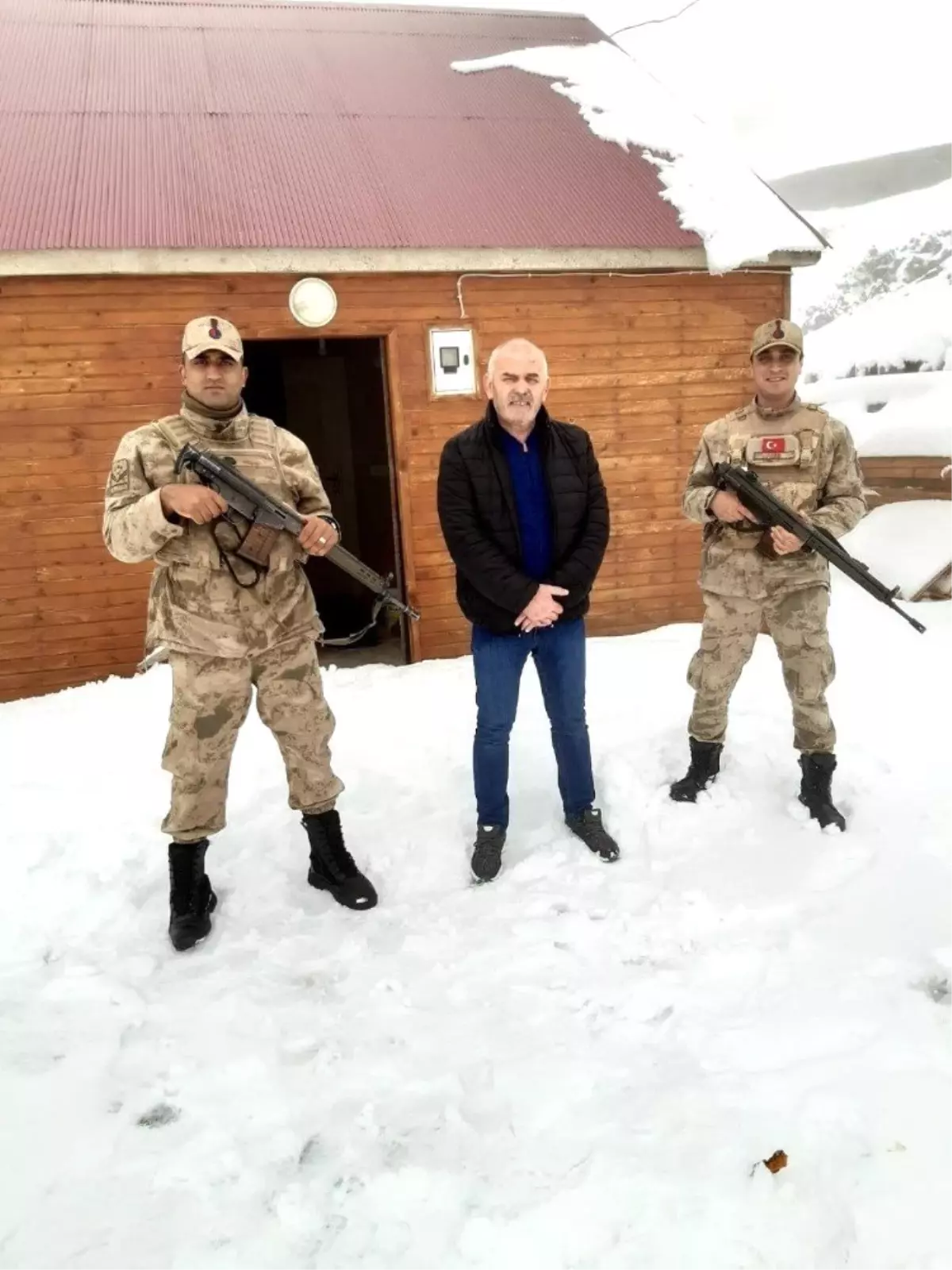 Sisdağı Yaylasında mahsur kalan vatandaş Jandarma ekipleri tarafından kurtarıldı