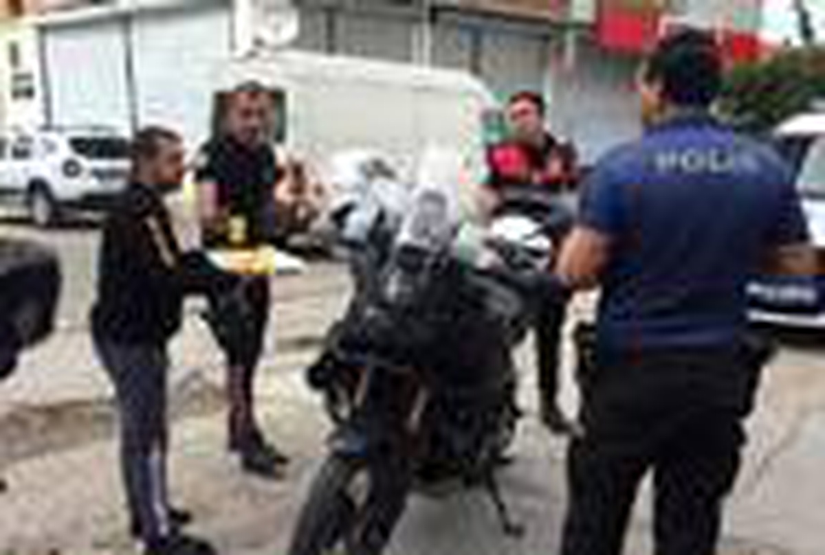 Sosyal medyadan çağrılan polislere bayram kömbesi