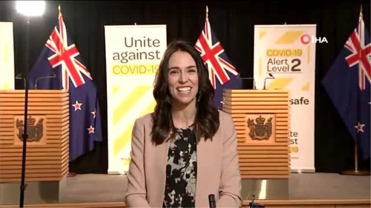 Yeni Zelanda Başbakanı Ardern, canlı yayında depreme yakalandı