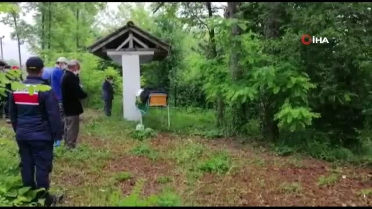 Komşuları tarafından öldürülen kayınpeder ve gelini defnedildi