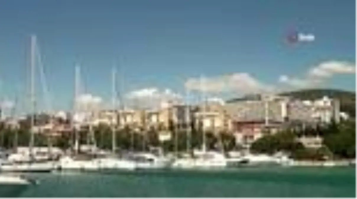 Kuşadası\'nda 40 yatçı bayramı marina içinde izole şekilde geçiriyor