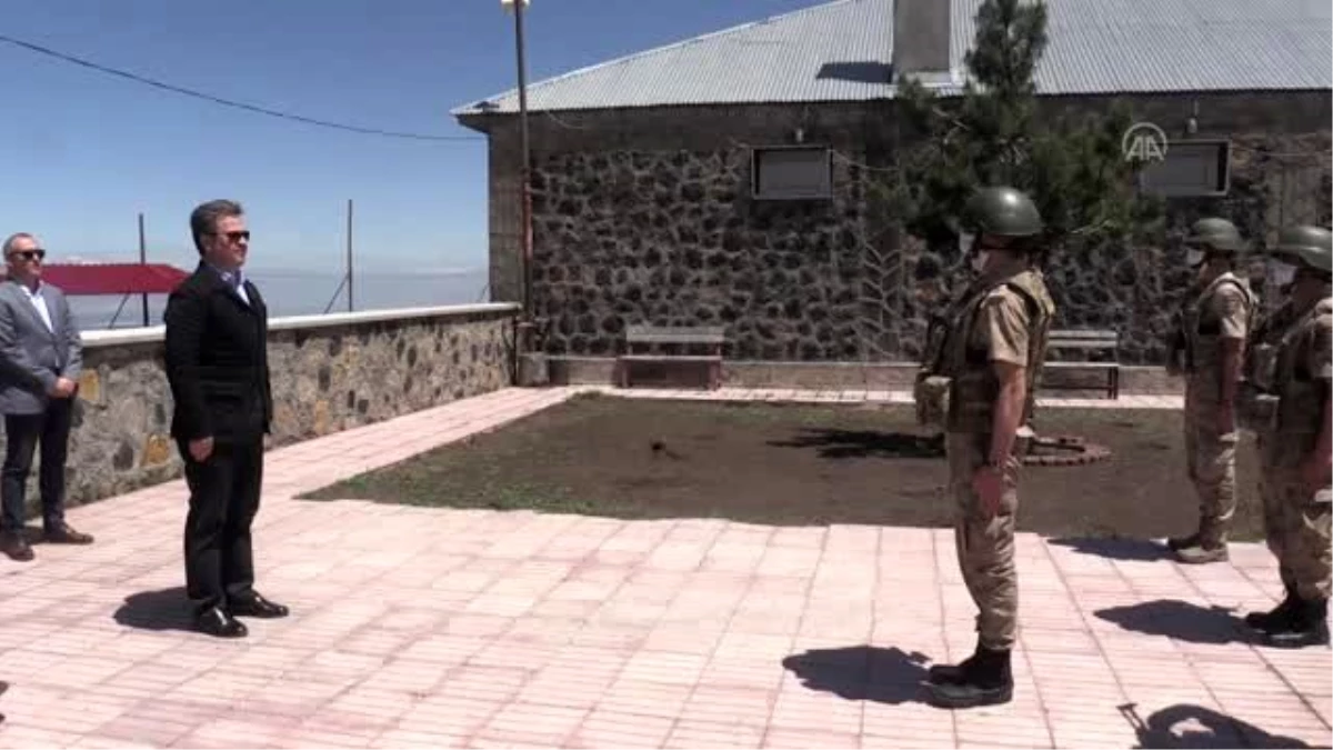 Mehmetçik, Ağrı Dağı\'ndaki eğitim atışlarında terör hedeflerini tam isabetle vurdu