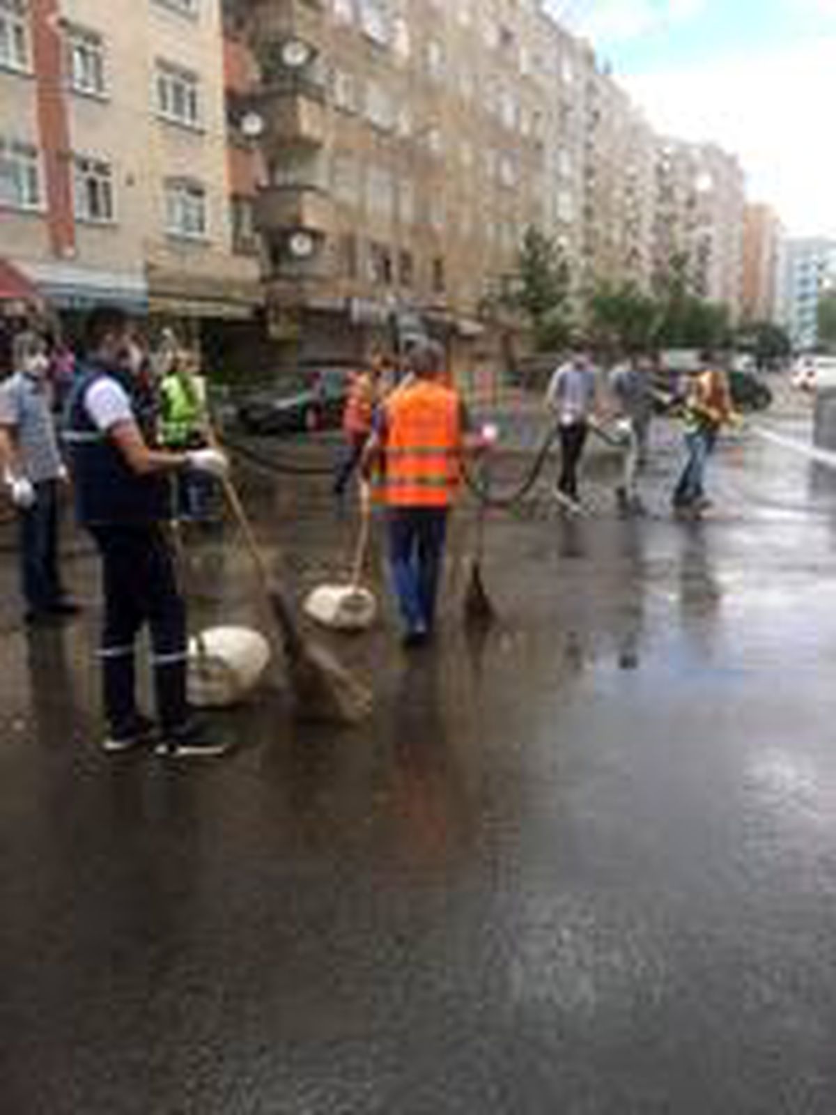 Sakarya Caddesi dezenfekte edildi