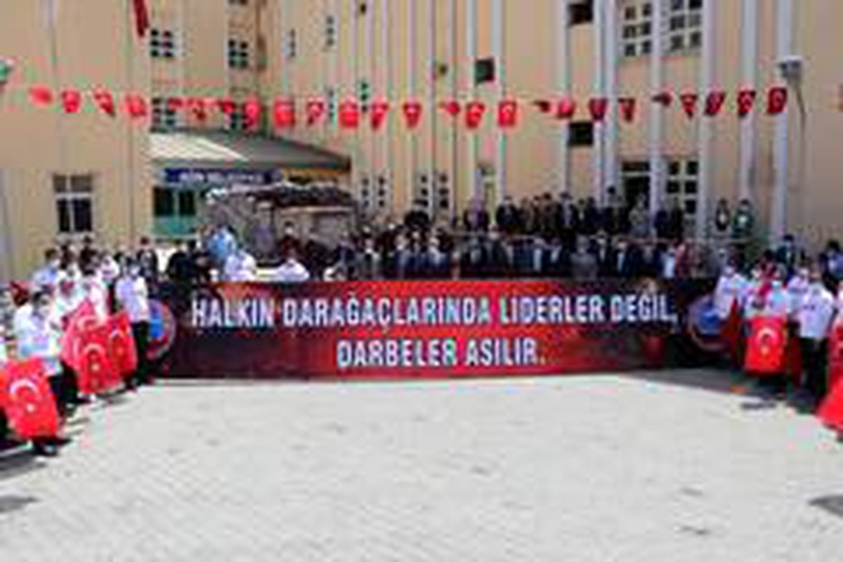 Ağrı\'da darbeler idam sehpasında asıldı
