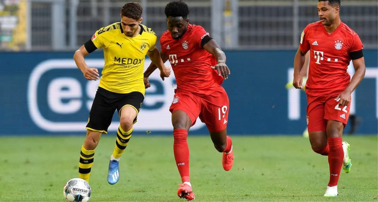 Borussia Dortmund - Bayern Münih maçında Achraf Hakimi, yere tükürdüğü için hakemden uyarı aldı