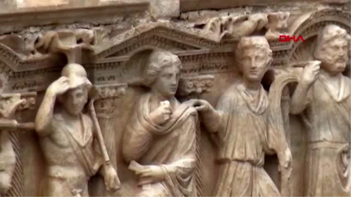 BURSA Antik Roma dönemine ait lahitte, Truva Savaşı tasvir ediliyor