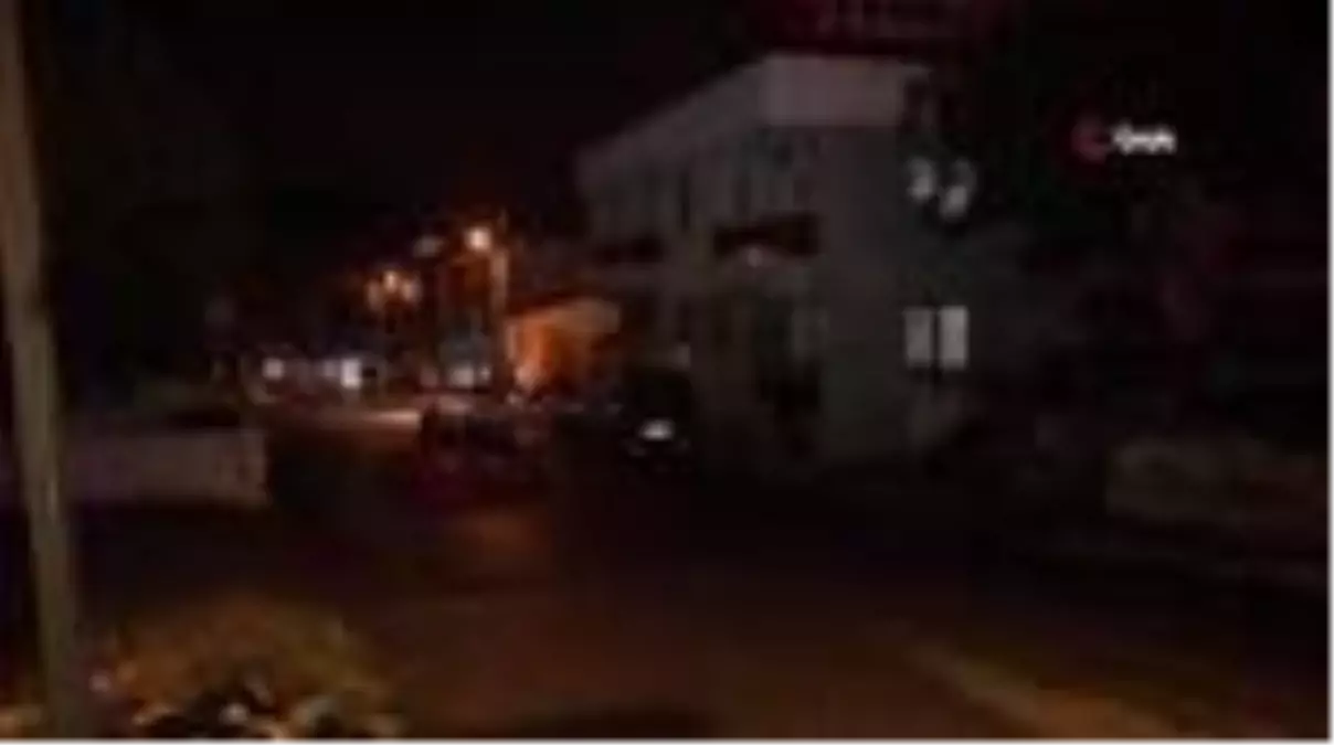 İzmir\'de apart dairesinde hareketli dakikalar: 1 kişi intihar etti