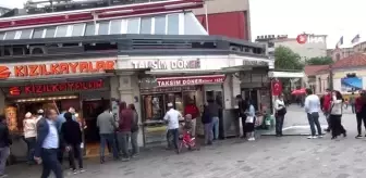 Kısıtlama sonrası Taksim Meydanı ve İstiklal Caddesinde hareketlilik