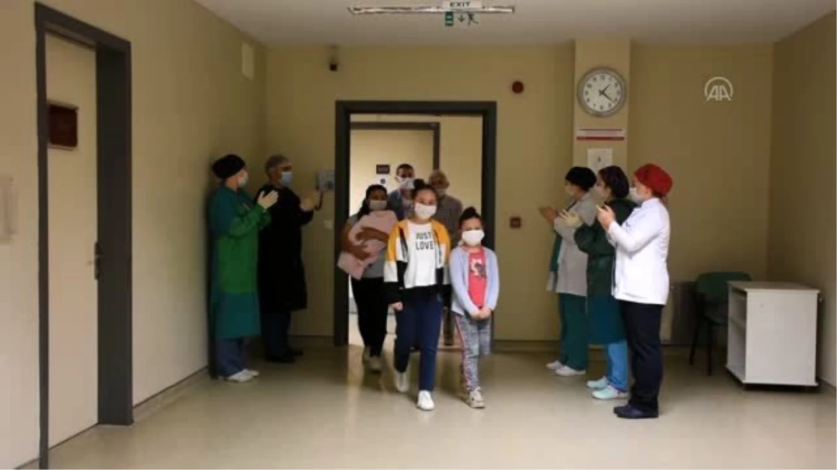Kovid-19 tedavisi tamamlanan 8 kişilik Ölmez ailesi taburcu edildi