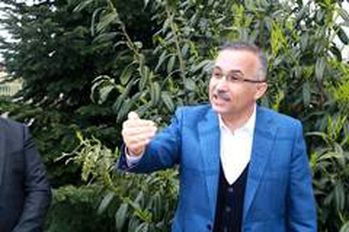 Rize Valisi Kemal Çeber: "İl dışından gelen 4 bin 500 kişiye yaptığımız test sonucunda 10 kişinin...