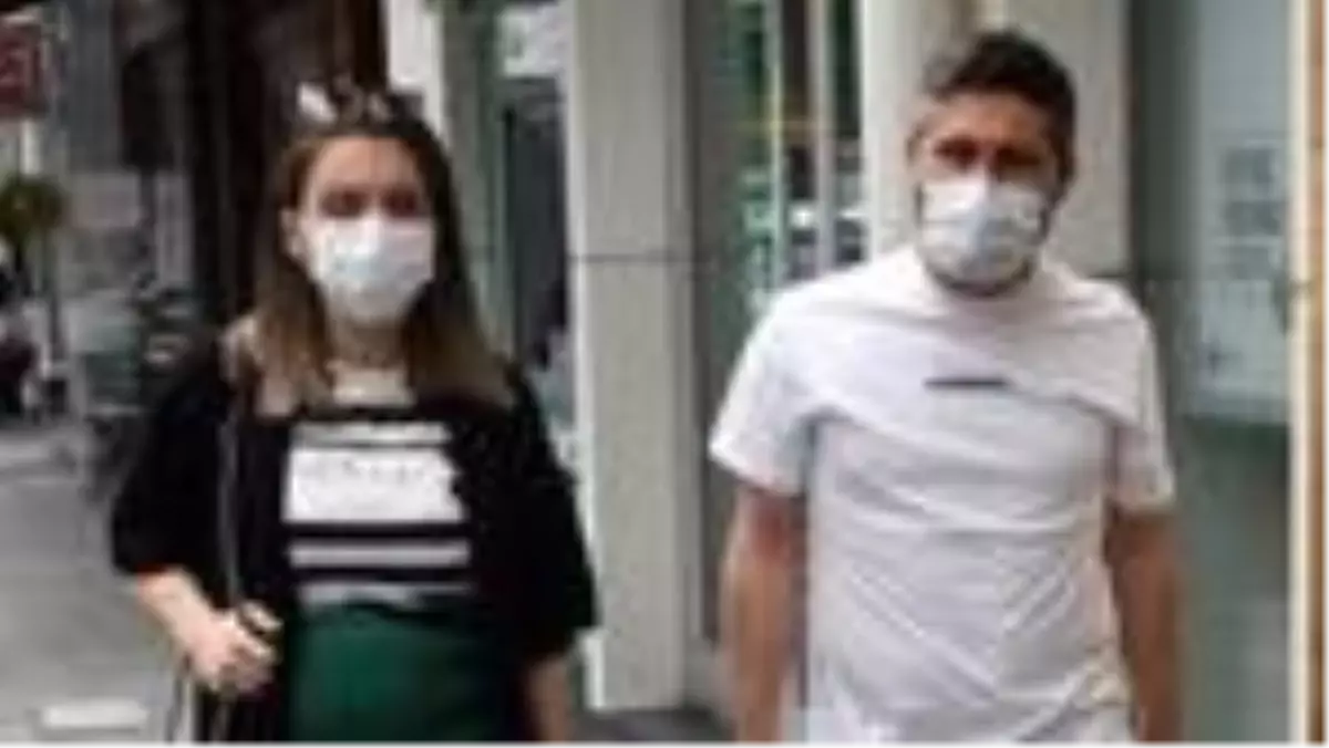 Sabri Sarıoğlu ve eşi Yağmur Sarıoğlu alışverişte