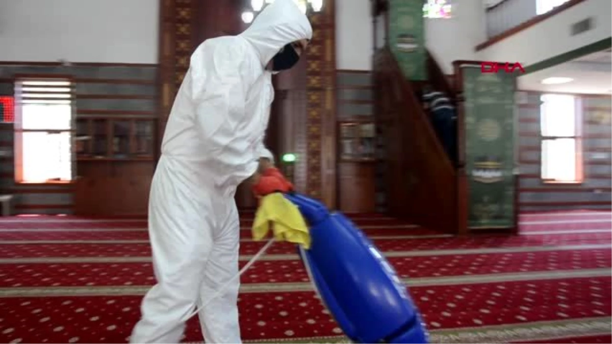 ŞANLIURFA Siverek\'te camiler temizleniyor