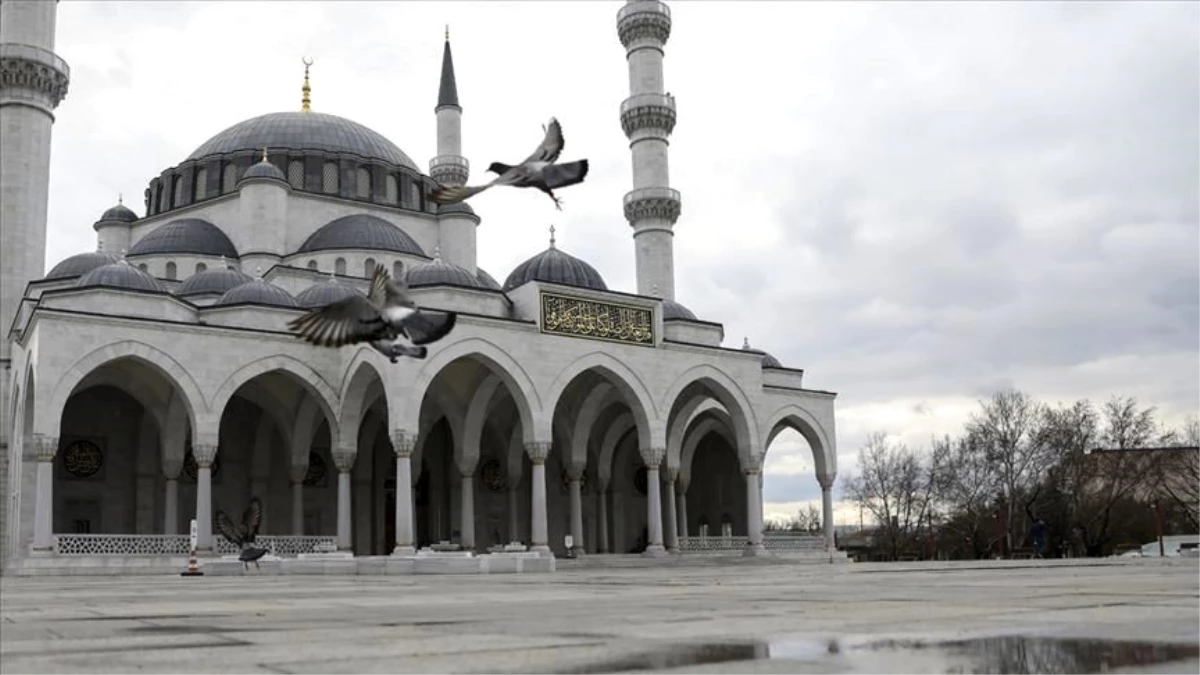 Ankara\'da cuma namazı kılınacak cami avluları ve açık alanlar belirlendi